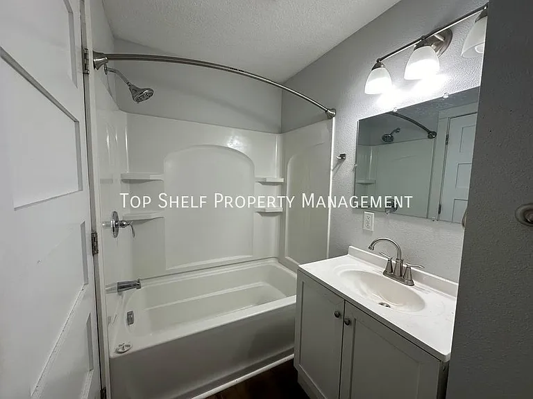 1130 19th St #2 — Photo 8