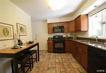 831 Wenneker Dr — Photo 6