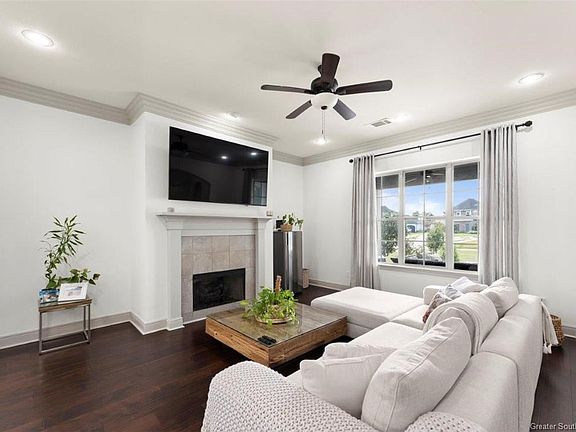 4th image of 3891 Jasmine Blvd