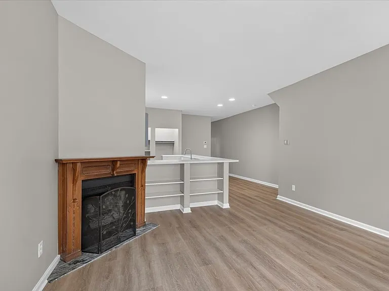 1207 Mackay Pl #1F — Photo 8