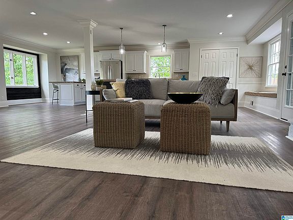 2nd image of 2606 Fargo Dr