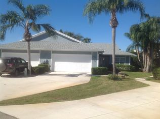 595 W Pointe Ct SW, Vero Beach, FL 32962