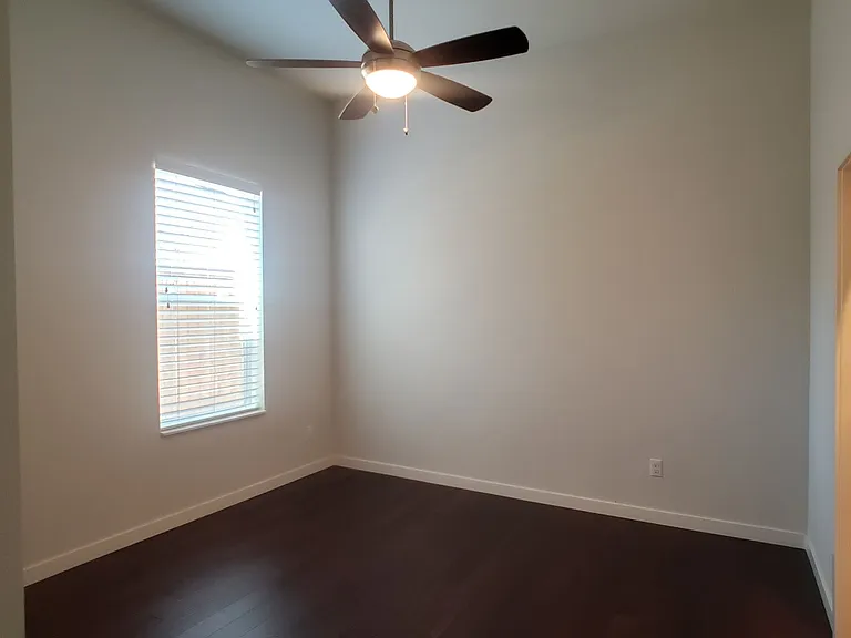 686 SE Spokane St #6 — Photo 20