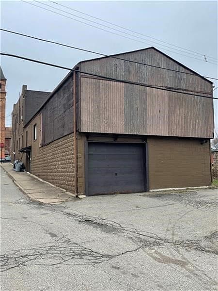 2nd image of 824 Grant Ave
