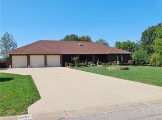 9350 Olmstead Rd, Kansas City, MO 64138