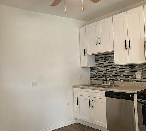 2nd image of 6142 S Artesian Ave Unit 1