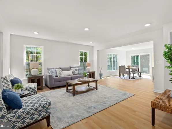 4 Jefferson St, Fredericksburg, VA 22405