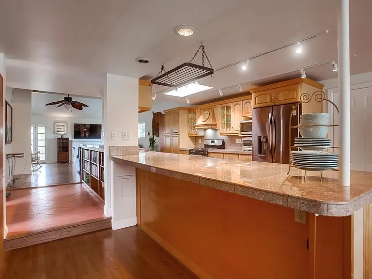 4402 Mount Lindsey Ave — Photo 22