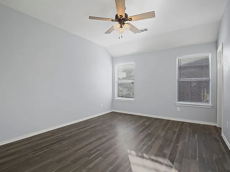 119 Magnolia St — Photo 20