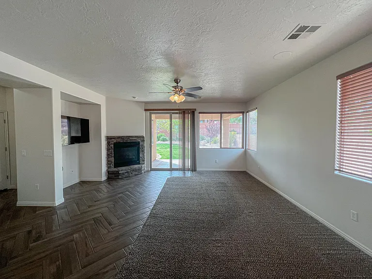 1775 N Overland Trails Dr — Photo 22
