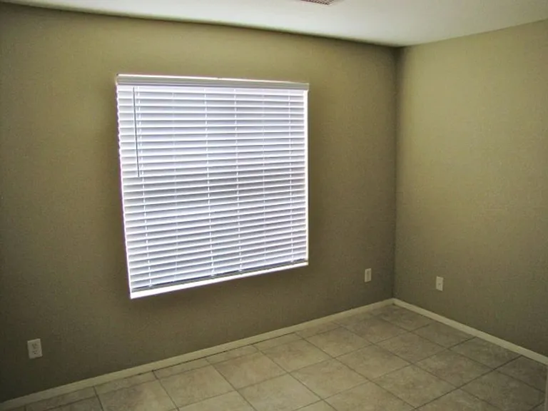 823 Plaza Encanto — Photo 17