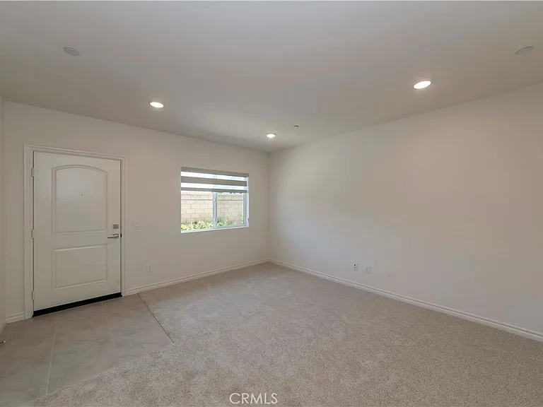 11502 Artesia — Photo 3