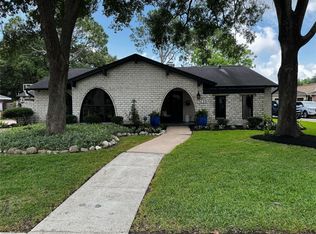 1630 Bowline Rd, Houston, TX 77062
