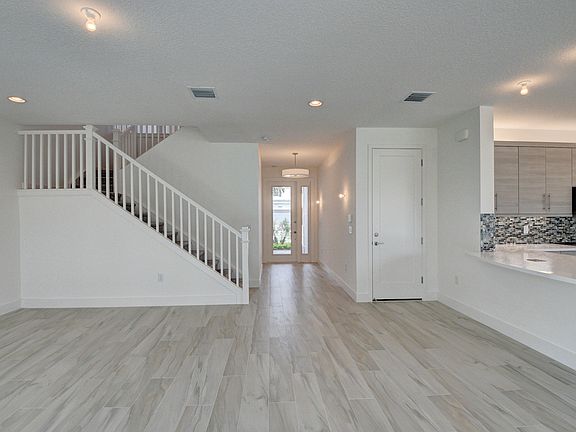 3rd image of 15234 Seaglass Terrace