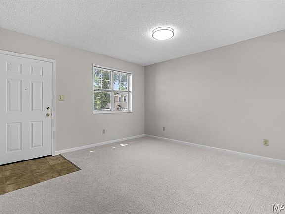 4th image of 8813 Wrenwood Ln