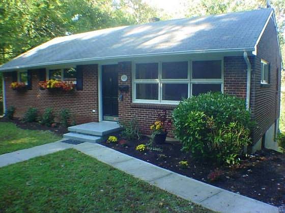 1st image of 1015 Lindsay St