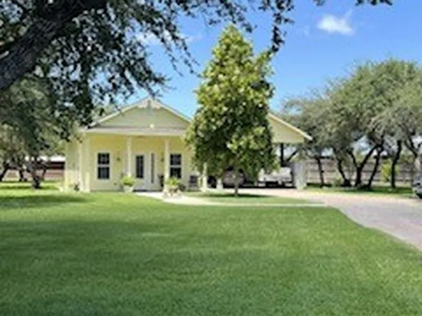 1630 16th St, Rockport, TX 78382