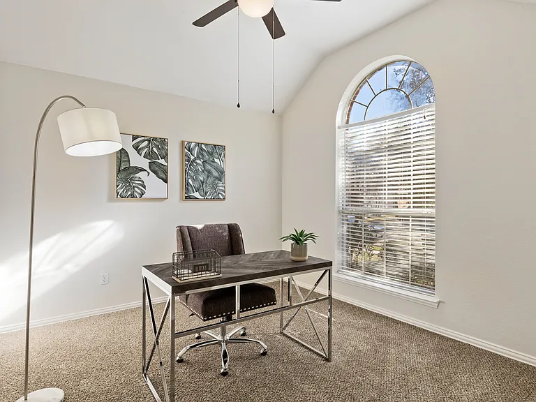 1438 Royal Oaks Dr — Photo 21