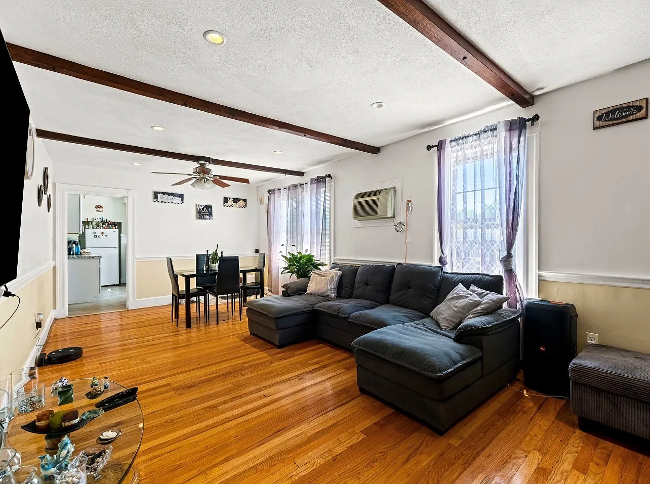 4 bed, 2218 sqft, $3,800 — Photo 4
