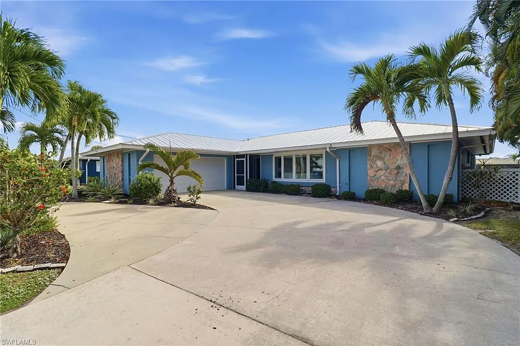3 bed, 2.0 bath, 1910 sqft, $12,000 — Photo 2