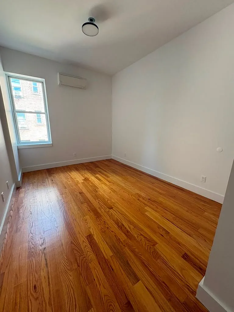 1 bed, 1.0 bath, $2,400 — Photo 1
