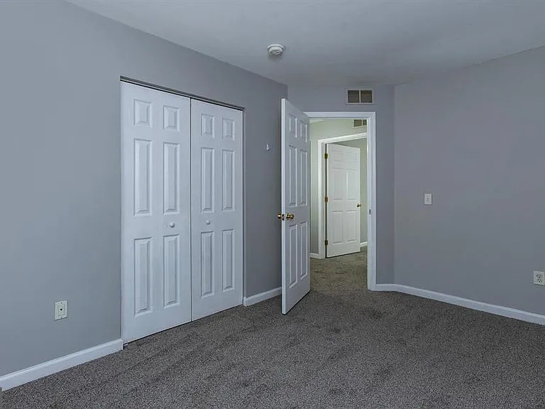 1041 Oberlin Rd — Photo 36