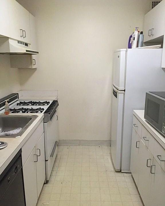 2nd image of 33 Pond Ave APT 401
