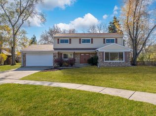 4013 Radcliffe Dr, Northbrook, IL 60062