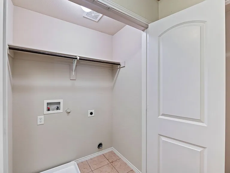 339 Orbit Dr — Photo 21