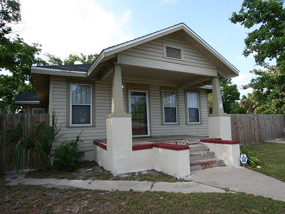 3rd image of 518 W Cervantes St