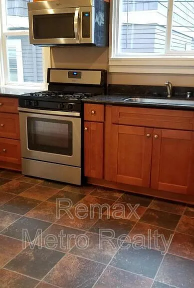533 11th Ave E #1 — Photo 5