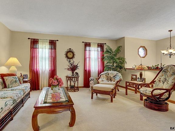 3rd image of 4659 Skyview Dr