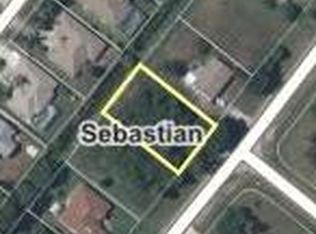 1037 Rose Arbor Dr, Sebastian, FL 32958