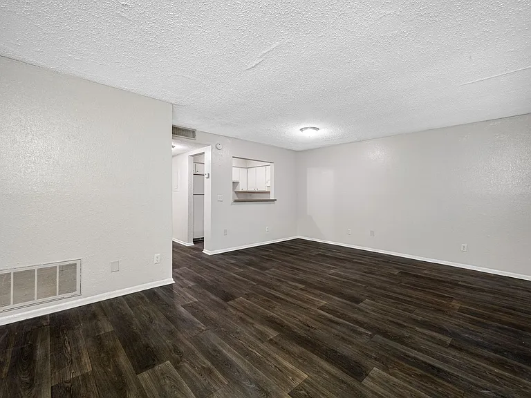 KC Flats Apartments — Photo 19