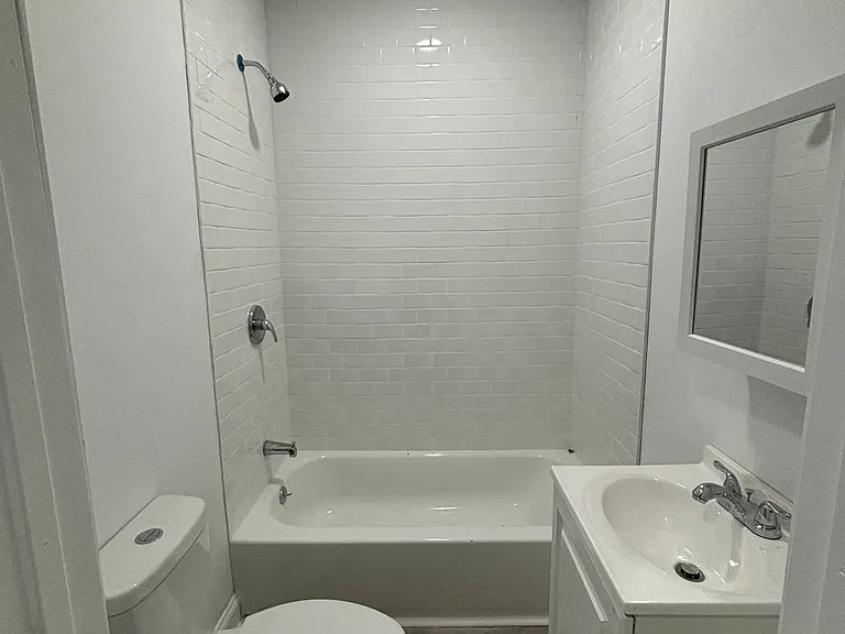 6415 Glenmore Ave #2 — Photo 3