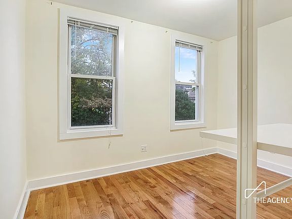 4th image of 2242 41st St APT 1L