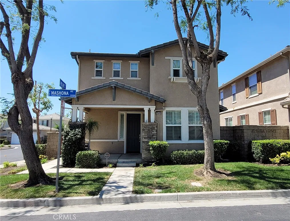 3 bed, 2.5 bath, 1559 sqft, $3,200 — Photo 1