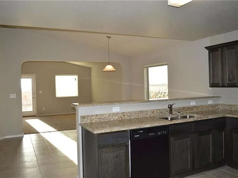 11217 Stockyard Dr — Photo 3