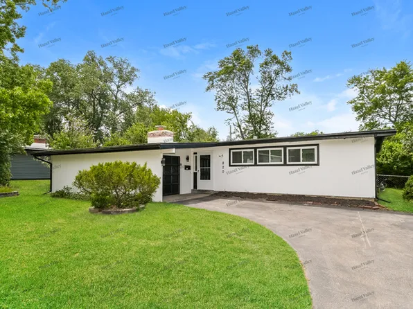 820 Saint Anthony Ln, Florissant, MO 63033