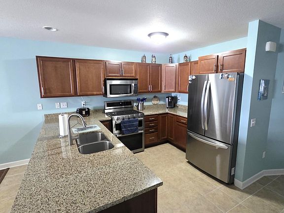 3rd image of 540 W Lake St APT 12