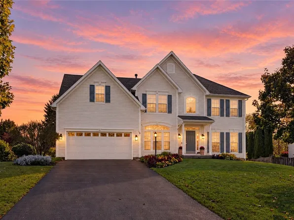 19 Dickinson Xing, Fairport, NY 14450