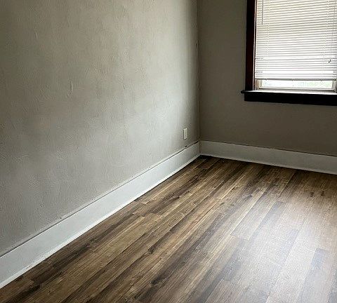 4th image of 131 Jane St