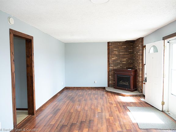 4th image of 4111 Merritt Rd