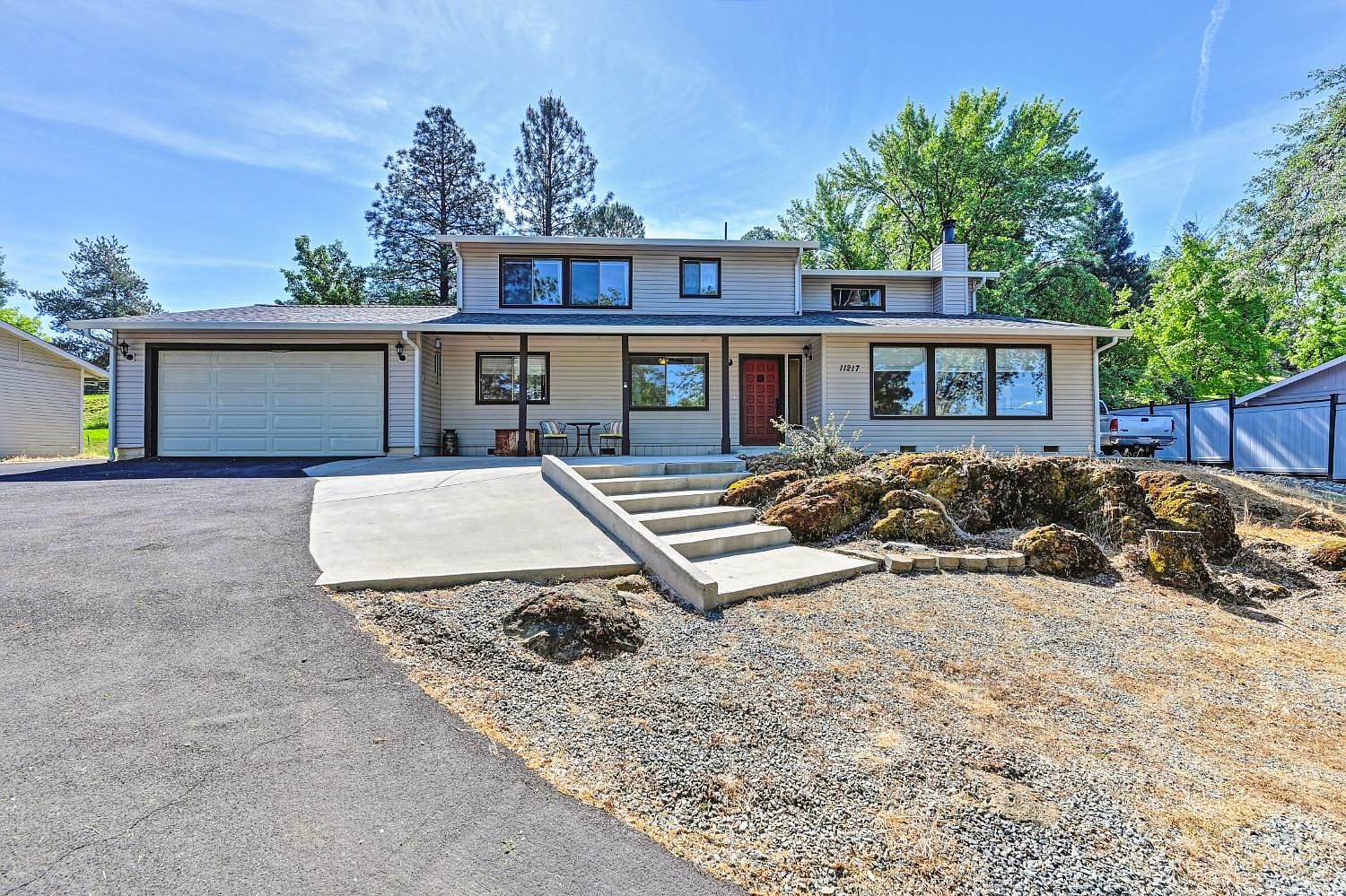 11217 Torrey Pines Dr