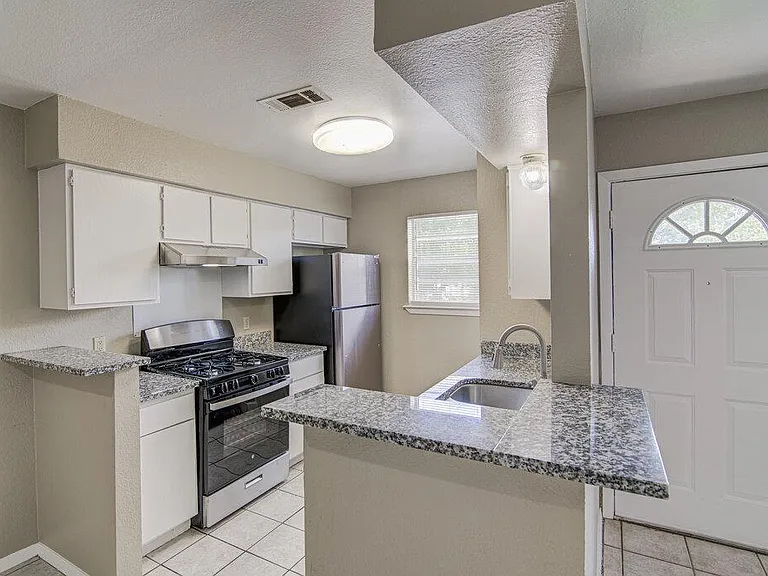 819 Sirocco Dr #A — Photo 7