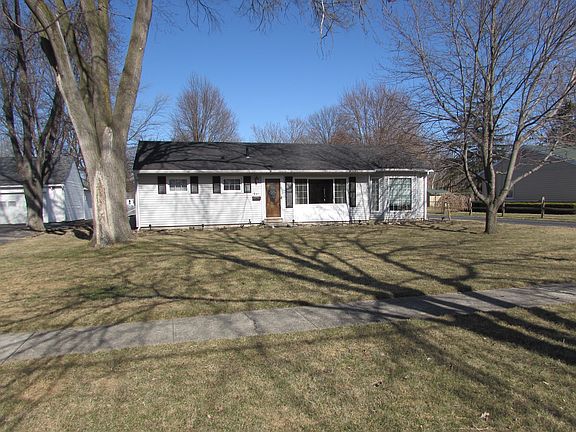 2nd image of 941 Cherry St