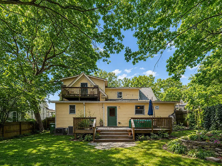 140 Pearl St SE — Photo 39