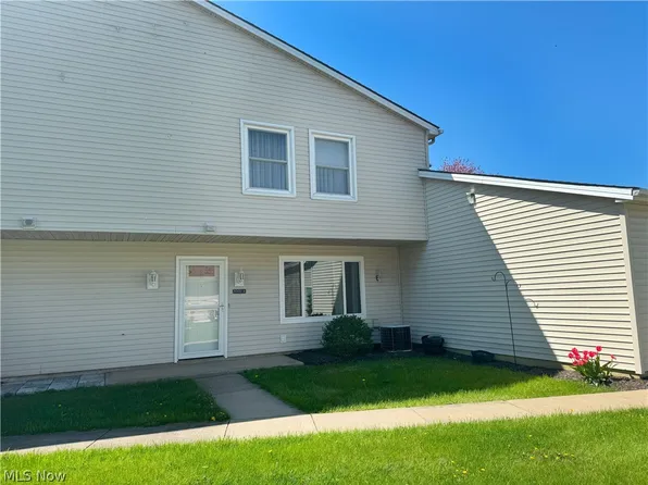 3092 Ivy Hill Cir, Cortland, OH 44410