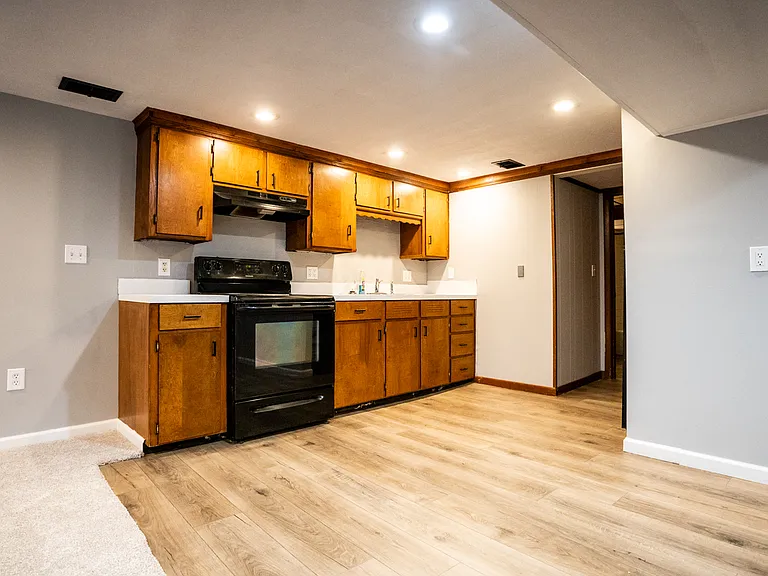 117 E Walker St #A — Photo 11