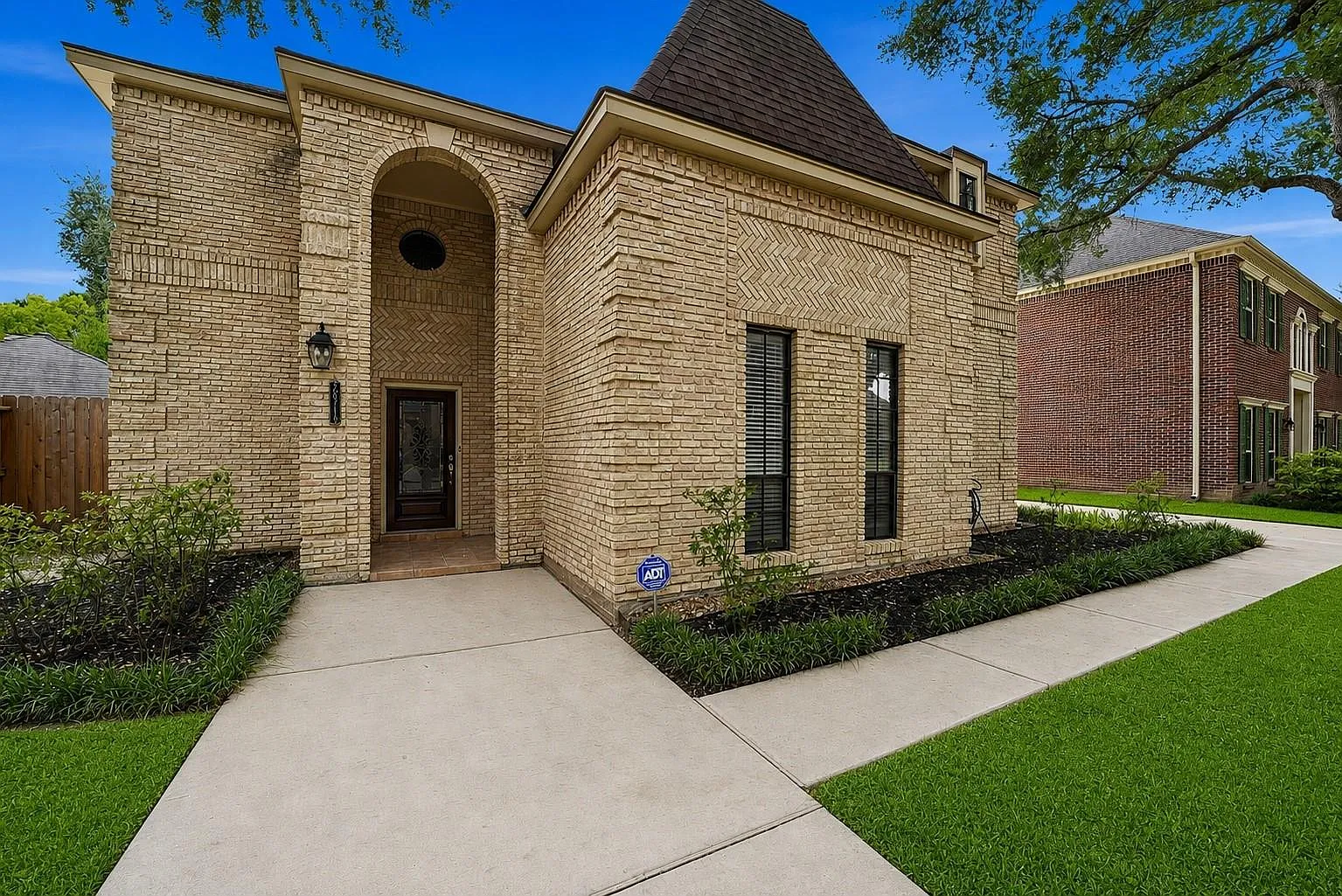 4 bed, 3.5 bath, 2884 sqft, $3,200 — Photo 3